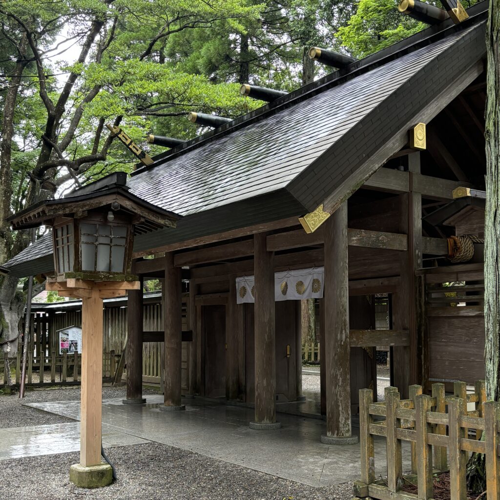 天岩戸神社拝殿入り口