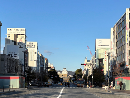 姫路駅前から見える姫路城の風景