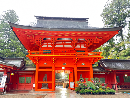 香取神宮の美しい朱塗りの楼門