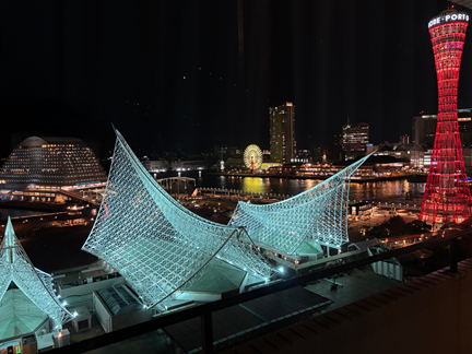 ホテルオークラ神戸の客室から見えるモザイクの夜景